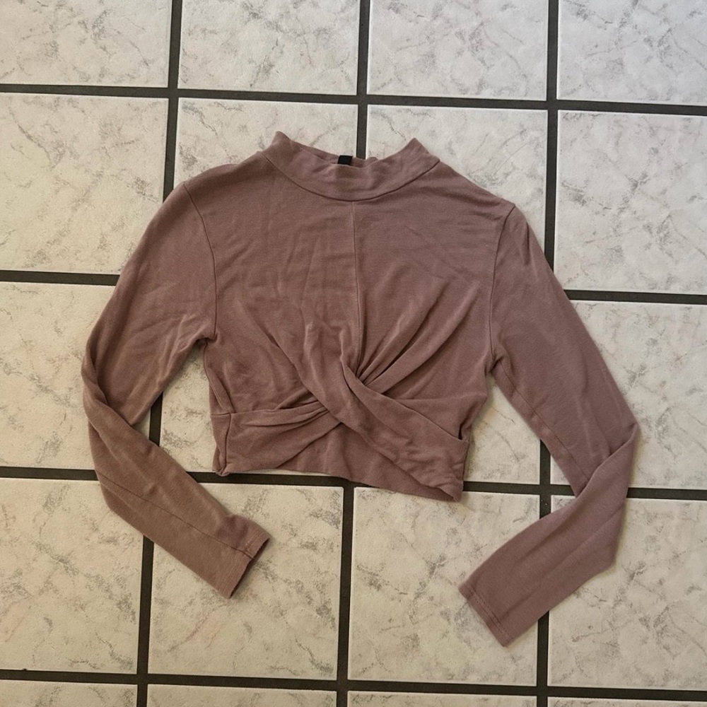 Mauve long sleeve crop top with twist detail